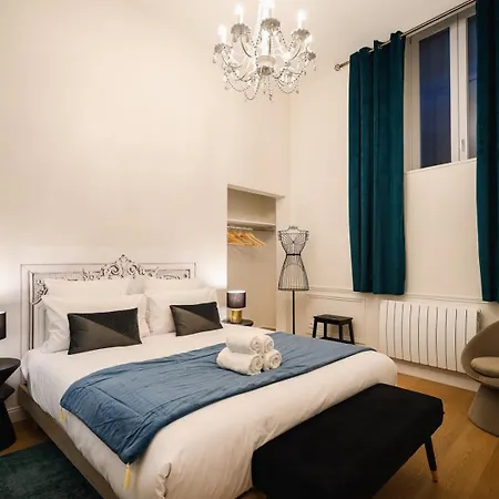 Le Baroque - Grand T2 Confort, Lit Queen Size * Castres (Tarn)