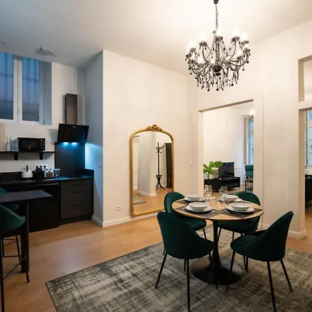 Le Baroque - Grand T2 Confort, Lit Queen Size * Castres (Tarn)